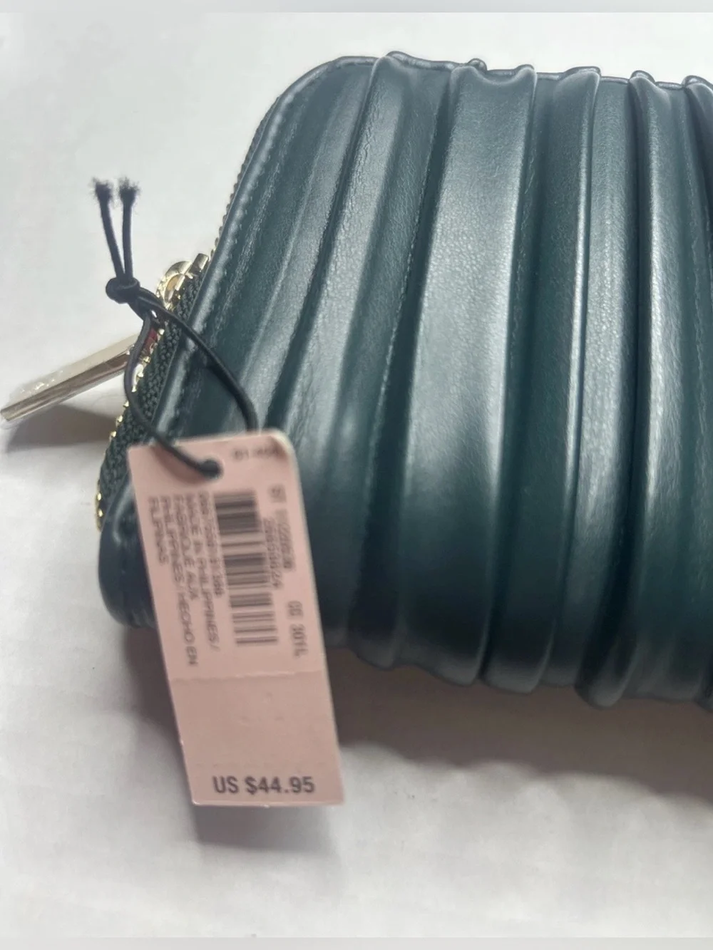 VICTORIAS SECRET STUDDED V QUILT CREDIT CARD HOLDER WALLET GREEN 8" x 4" - Picture 2 of 6